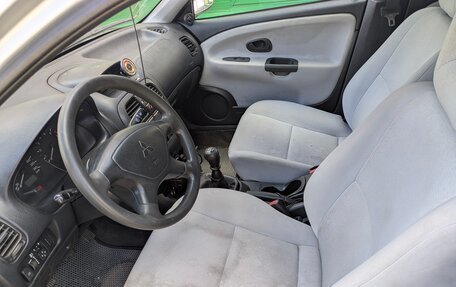 Mitsubishi Carisma I, 2001 год, 200 000 рублей, 5 фотография