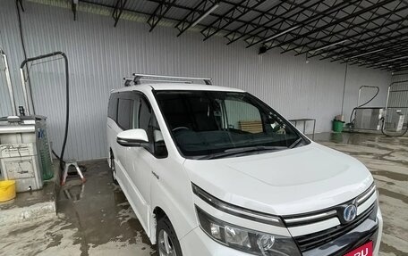 Toyota Voxy III, 2016 год, 1 900 000 рублей, 9 фотография