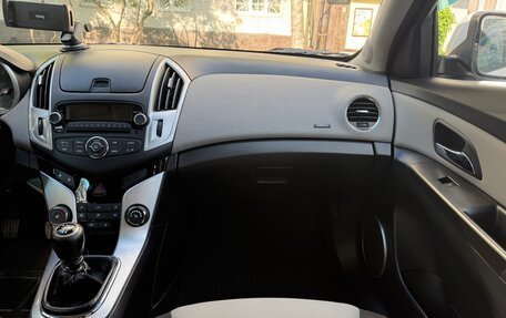 Chevrolet Cruze II, 2014 год, 800 000 рублей, 15 фотография