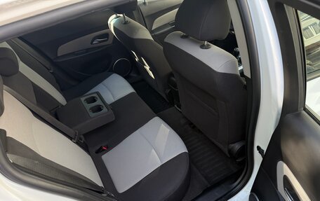Chevrolet Cruze II, 2014 год, 800 000 рублей, 17 фотография