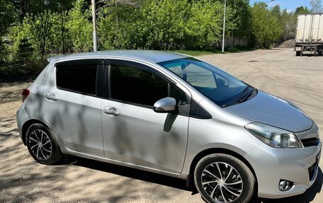 Toyota Vitz, 2012 год, 725 000 рублей, 3 фотография