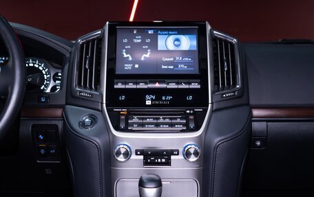 Toyota Land Cruiser 200, 2018 год, 8 800 000 рублей, 23 фотография