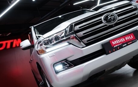 Toyota Land Cruiser 200, 2018 год, 8 800 000 рублей, 12 фотография