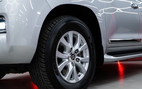 Toyota Land Cruiser 200, 2018 год, 8 800 000 рублей, 14 фотография