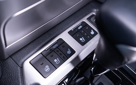 Toyota Land Cruiser 200, 2018 год, 8 800 000 рублей, 30 фотография