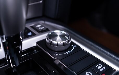 Toyota Land Cruiser 200, 2018 год, 8 800 000 рублей, 28 фотография
