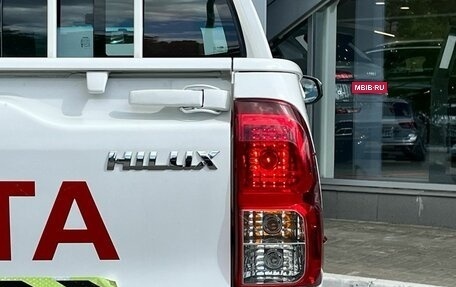 Toyota Hilux VIII, 2021 год, 3 090 000 рублей, 8 фотография