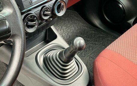 Toyota Hilux VIII, 2021 год, 3 090 000 рублей, 14 фотография