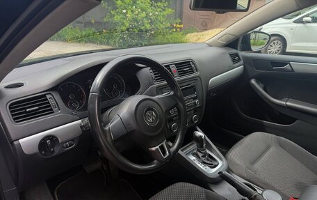 Volkswagen Jetta VI, 2013 год, 950 000 рублей, 11 фотография