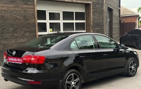 Volkswagen Jetta VI, 2013 год, 950 000 рублей, 4 фотография