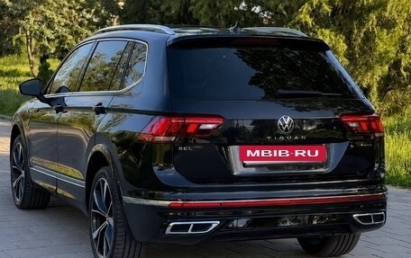 Volkswagen Tiguan II, 2022 год, 3 750 000 рублей, 2 фотография