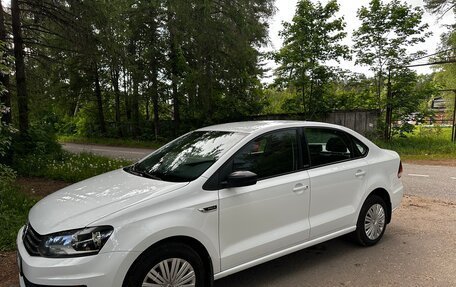 Volkswagen Polo VI (EU Market), 2017 год, 1 350 000 рублей, 2 фотография