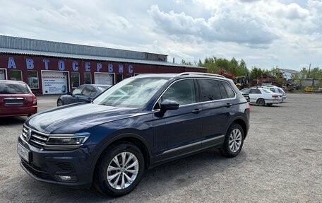 Volkswagen Tiguan II, 2018 год, 2 600 000 рублей, 2 фотография