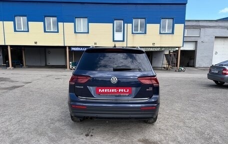 Volkswagen Tiguan II, 2018 год, 2 600 000 рублей, 5 фотография