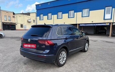 Volkswagen Tiguan II, 2018 год, 2 600 000 рублей, 4 фотография