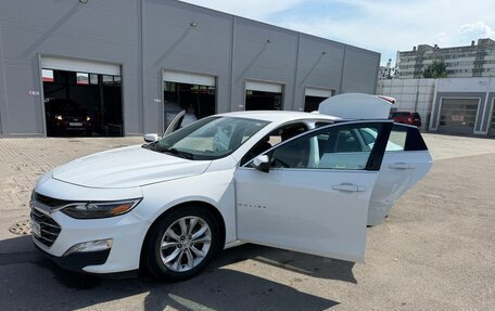 Chevrolet Malibu IX, 2022 год, 1 750 000 рублей, 2 фотография