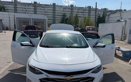 Chevrolet Malibu IX, 2022 год, 1 750 000 рублей, 3 фотография
