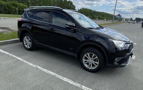 Toyota RAV4, 2019 год, 2 690 000 рублей, 3 фотография