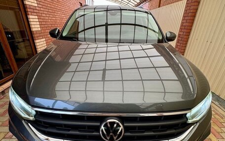Volkswagen Tiguan II, 2021 год, 2 750 000 рублей, 3 фотография