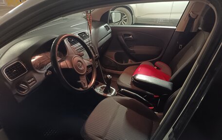 Volkswagen Polo VI (EU Market), 2011 год, 650 000 рублей, 2 фотография
