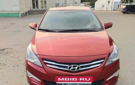 Hyundai Solaris II рестайлинг, 2015 год, 850 000 рублей, 2 фотография