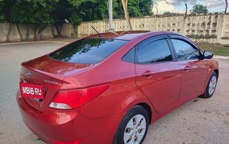 Hyundai Solaris II рестайлинг, 2015 год, 850 000 рублей, 5 фотография