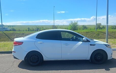KIA Rio III рестайлинг, 2016 год, 800 000 рублей, 2 фотография
