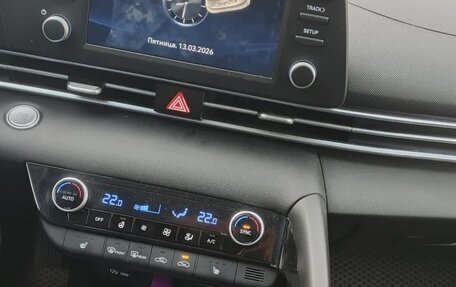 Hyundai Elantra, 2021 год, 1 800 000 рублей, 6 фотография