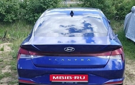 Hyundai Elantra, 2021 год, 1 800 000 рублей, 3 фотография
