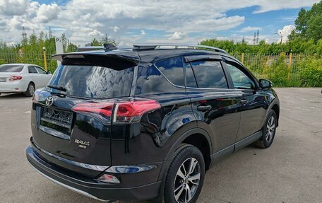 Toyota RAV4, 2017 год, 2 199 000 рублей, 2 фотография