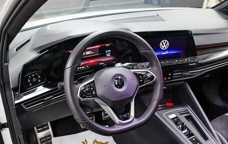 Volkswagen Golf VIII, 2023 год, 2 160 000 рублей, 7 фотография