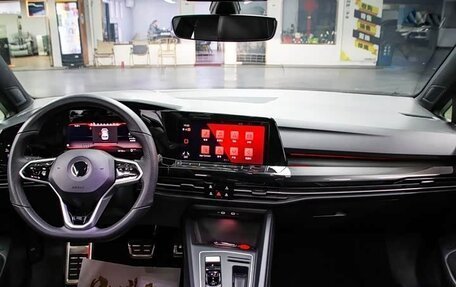 Volkswagen Golf VIII, 2023 год, 2 160 000 рублей, 9 фотография