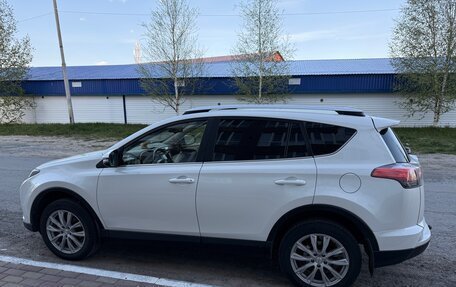 Toyota RAV4, 2016 год, 2 650 000 рублей, 2 фотография