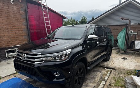 Toyota Hilux VIII, 2016 год, 2 650 000 рублей, 8 фотография