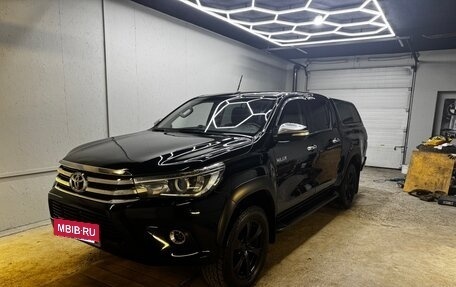Toyota Hilux VIII, 2016 год, 2 650 000 рублей, 2 фотография