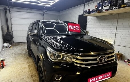 Toyota Hilux VIII, 2016 год, 2 650 000 рублей, 7 фотография