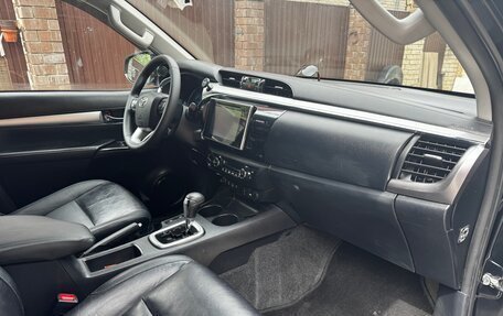 Toyota Hilux VIII, 2016 год, 2 650 000 рублей, 16 фотография