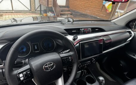 Toyota Hilux VIII, 2016 год, 2 650 000 рублей, 19 фотография