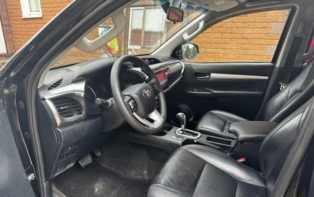 Toyota Hilux VIII, 2016 год, 2 650 000 рублей, 17 фотография