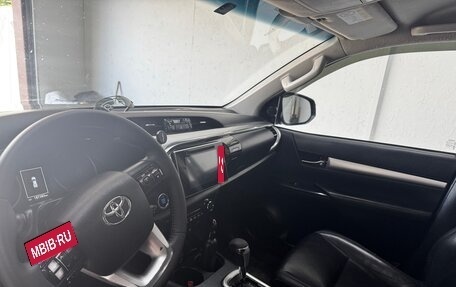 Toyota Hilux VIII, 2016 год, 2 650 000 рублей, 18 фотография