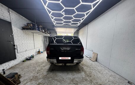 Toyota Hilux VIII, 2016 год, 2 650 000 рублей, 27 фотография