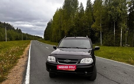 Chevrolet Niva I рестайлинг, 2016 год, 615 000 рублей, 3 фотография
