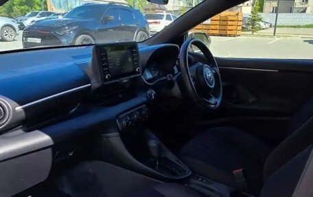Toyota Yaris, 2020 год, 1 085 000 рублей, 3 фотография