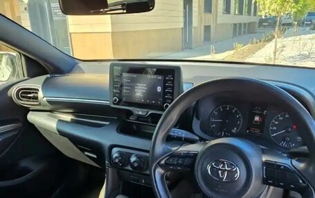 Toyota Yaris, 2020 год, 1 085 000 рублей, 6 фотография