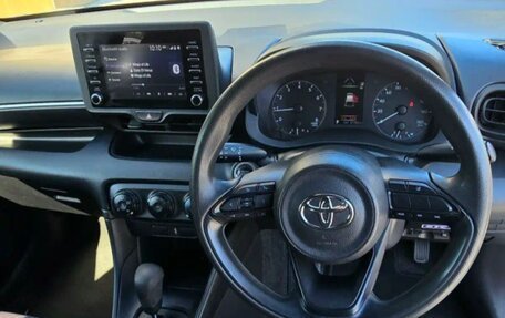 Toyota Yaris, 2020 год, 1 085 000 рублей, 18 фотография