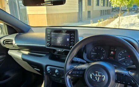 Toyota Yaris, 2020 год, 1 085 000 рублей, 17 фотография