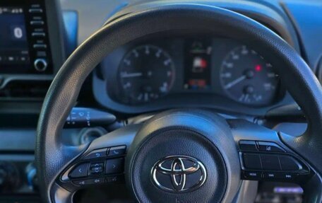 Toyota Yaris, 2020 год, 1 085 000 рублей, 16 фотография