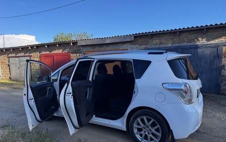 Toyota Verso I, 2010 год, 1 160 000 рублей, 4 фотография