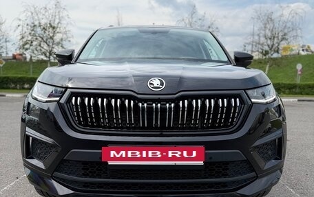 Skoda Kodiaq I, 2023 год, 2 350 000 рублей, 2 фотография
