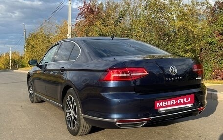 Volkswagen Passat B8 рестайлинг, 2015 год, 1 830 000 рублей, 4 фотография